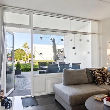 Lejlighed Lala - 150m From The Sea By Interhome